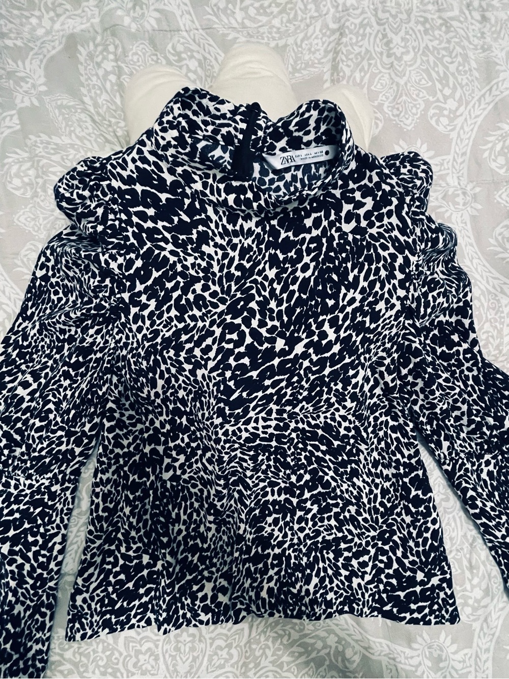 ZARA Black & White Animal Print Long-Sleeve Puff Shoulder Top